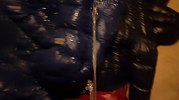 Preview 2 of Xxxx Secsy Video - pisse sur parkasite