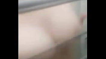 Preview 2 of Semen En Mis Piernas - Đĩ tắm