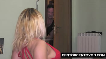 Preview 1 of Close Up Pussy Big Clint - Il culetto di Madonna Ventiquattro una vergine bugiarda