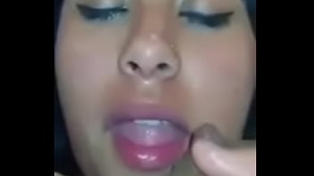 Preview 4 of Shake In Big Dicks - Tetona se toma su propia leche