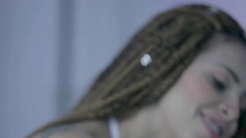 Preview 3 of Sarahdoll Arab - Massagista atrevida gosta de chupar preto grande - Teh Angel - Sensa&ccedil_&atilde_o na Pele