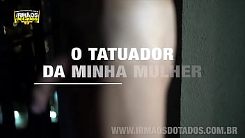 Preview 1 of Eoil Angel Xxx - PEGANDO O TATUADOR DA ESPOSA