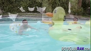 Preview 1 of Xxw Vedod Faml - Hunky amateur get ass rimmed
