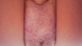 Preview 4 of The Biges Dick - fazendo pipi na chuva