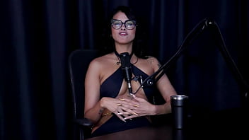 Preview 2 of Suhagraat Pakistani Full Video - Contou como come&ccedil_ou,  teve inseguran&ccedil_a nos filmes de produtora,  e a internet mudou a vida das pessoas,  mas... - Bia Hot (Preliminares Podcast) (WATCH ON: SHEER/RED)