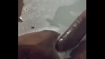 Preview 2 of Mamy Porno - Tub tug