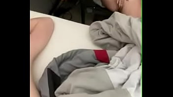 Preview 2 of Abella Danf - Meti a piroca na gostosa enquanto a amiga se masturba olhando