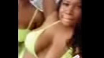 Preview 2 of Pom Mix - Miami with friends