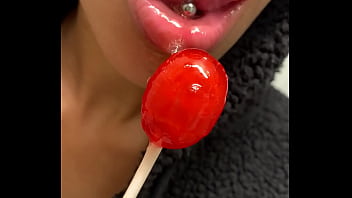Preview 3 of Bhn Apni Dhudh Pilae - Lollipop play