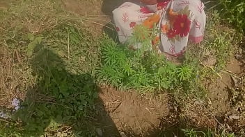 Preview 1 of Full Hd Bp Online Xxx - Everbest Indian Desi Aunty Enjoy Sex Outdoor With Young Boy