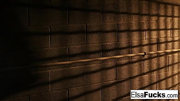 Preview 1 of Mais Com Magno - Teen Elsa Jean fucks a masked stranger in an alleyway