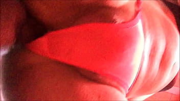 Preview 2 of While She Twerks - Cdzinha LimaSP Dando C a Calcinha fio verm Karine P Casado Vl Silva 31 Jan 2021