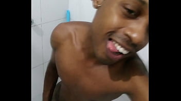 Preview 1 of Facial Chubby 2 Girls - Lyon BBC | novinho dotado.