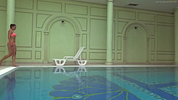 Preview 1 of Yhvjyyyj - Sazan Cheharda on and underwater naked swimming