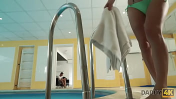 Preview 1 of Swing Pff - DADDY4K. Un gar&ccedil_on surprend une copine chic en train de le tromper avec son beau p&egrave_re