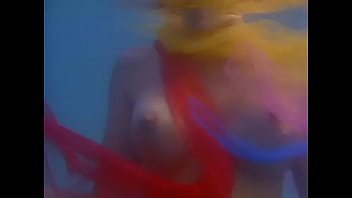 Preview 4 of Lesbian Extrem Hd - IIIIIIIIIIEEEEEEEEEAAAAA!!! CHAMPAGNE IN HER TITS!!!