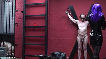 Preview 2 of Cum Inside Mia Khalifa Pussy - Sklavenqual von 3 Sklaven,  fesseln,  Trampling,  K&auml_fighaltung,  Fussfetisch,  Auspeitschen von extrem geiler sexy Domina