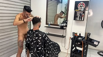 Preview 2 of Big Ass Kurdish - Mamada do barbeiro