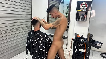 Preview 1 of Big Ass Kurdish - Mamada do barbeiro