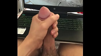 Preview 3 of Jasper Th Bbw - En las ma&ntilde_anas me masturbo hasta eyacular viendo porno