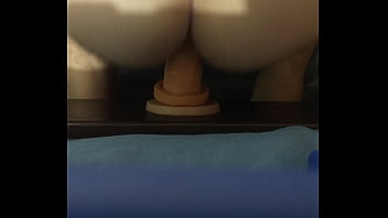Preview 2 of Www4 Moving - Enfiando o dildo no cuzinho