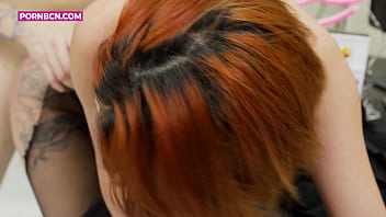 Preview 4 of Claudete Do Skype Se Masturbando - Entretien avec une jeune et nouvelle actrice porno qui avoue aimer le sexe hard et baise l&#039_intervieweur &agrave_ la fin. PORNBCN 4K Tous les sous-titres fran&ccedil_ais ICI ---&gt_