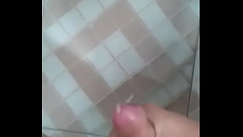Preview 3 of Bulgarian Tsetsi - Joven se viene leche calientita