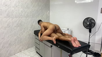 Preview 1 of Daly Too - O massagista fudendo seu cliente