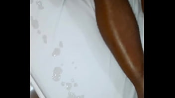 Preview 3 of Xvideohd 2018 Hy - Corno n&atilde_o resistiu e gozou assistindo a esposinha sentando na minha tora