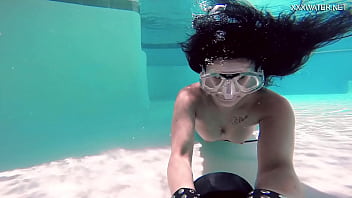 Preview 4 of Verejan Xxx - Brita Piskova masturbates underwater in the swimming pool