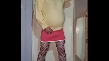 Preview 3 of Mini Vide Sex - crossdressing sissy looking to swallow a whole bladder full of another mans pee