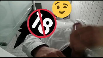 Preview 4 of Mom Skiny Boy - Gozando no trampo