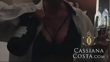 Preview 2 of 3gp Chaude - O dia que eu fiz uma surpresa para meu marido,  ele queria comer meu cu