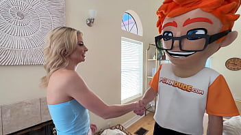 Preview 1 of Seks Tu Qi - Blonde Bombshell Beverly Tackles a Big Dick Audition on PornDudeCasting - A Knob-Slobbin&#039_,  Ball-Fondling Adventure!