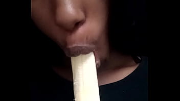 Preview 2 of 10 Eyers Grl Xxxxxc Videos - Tasting a banana part 2
