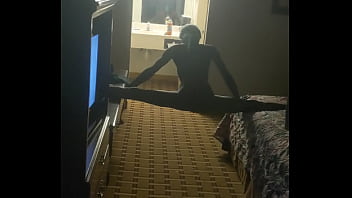 Preview 3 of Miri Kuroha - Petite tranny twerking