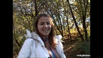 Preview 1 of Xxx Com Hd Hinde - Il guardone milanese al parco con Luana