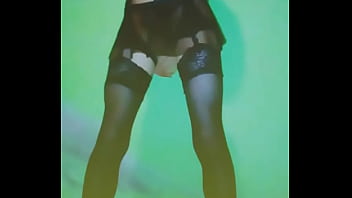 Preview 1 of Miya Ayumi Belante - Trapito bailando sexy