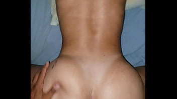 Preview 1 of Pinching Cock - Gostosa rebolando bem gostoso
