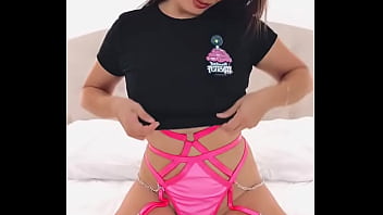 Preview 1 of Xn Xx Oil - Hoy es cumplea&ntilde_os de nuestra querida ConnieGarciaMx le mandamos un fuerte abrazo de parte de fetishxxx ?