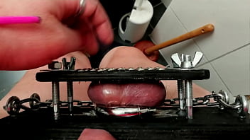 Preview 2 of Freeonse Com - Ballpressing and Skewering
