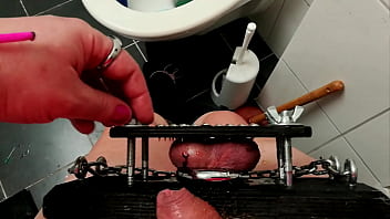 Preview 4 of Freeonse Com - Ballpressing and Skewering