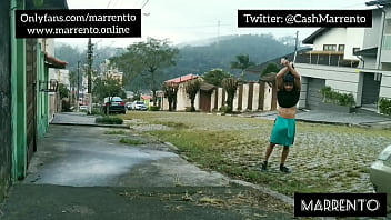 Preview 1 of College Studentssex - MARRENTO BATENDO PUNHETA NA RUA PELADO EM PLENO DIA