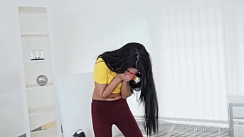 Preview 1 of Seel Pak Now Bhodi - 18 Virgin Sex - Cutie seduces cameraman into a fuck