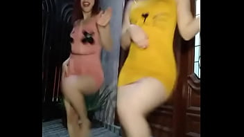 Preview 3 of Igrenci - Bailes de nenas dos