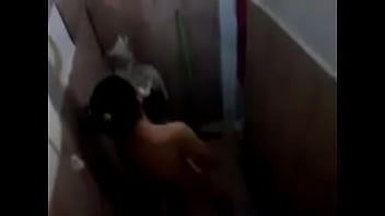 Preview 1 of Marcus Rhul - Gostosinha no p&oacute_s banho sem ela Saber