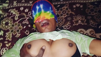 Preview 3 of Desi Girls On Car - desi bhabhi ne squirt se devar ko nehla diya chudai ke waqt Hindi HD video sex.