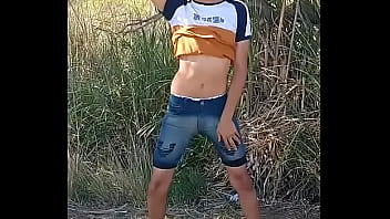 Preview 1 of Brazzers School Big Boobs - Perrita desatada bailando loba en publico