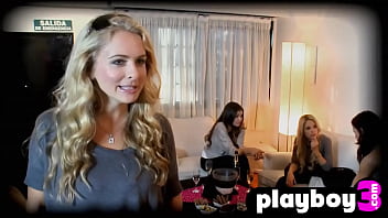 Preview 2 of 3 Girl 1 Boy Xxx Video - Hot babe Lauren and her friends posing totally naked after they striptease