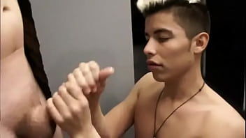Preview 4 of Grandson Blackmails Granny - Hetero gordo y macho con cara de chico y verga de se&ntilde_or, recibe una buena mamada